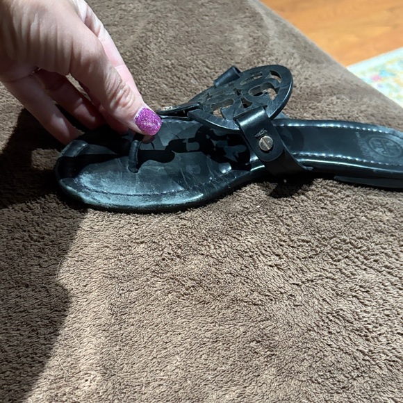 Tory Burch Black Leather Thong Sandals - Picture 3 of 10